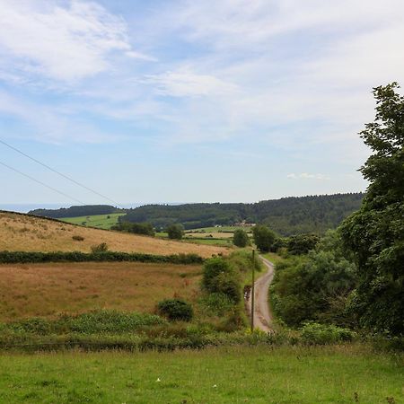 Hayloft Cottage Staintondale Bagian luar foto