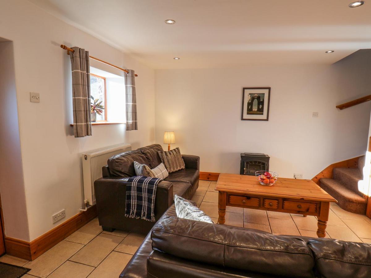 Hayloft Cottage Staintondale Bagian luar foto