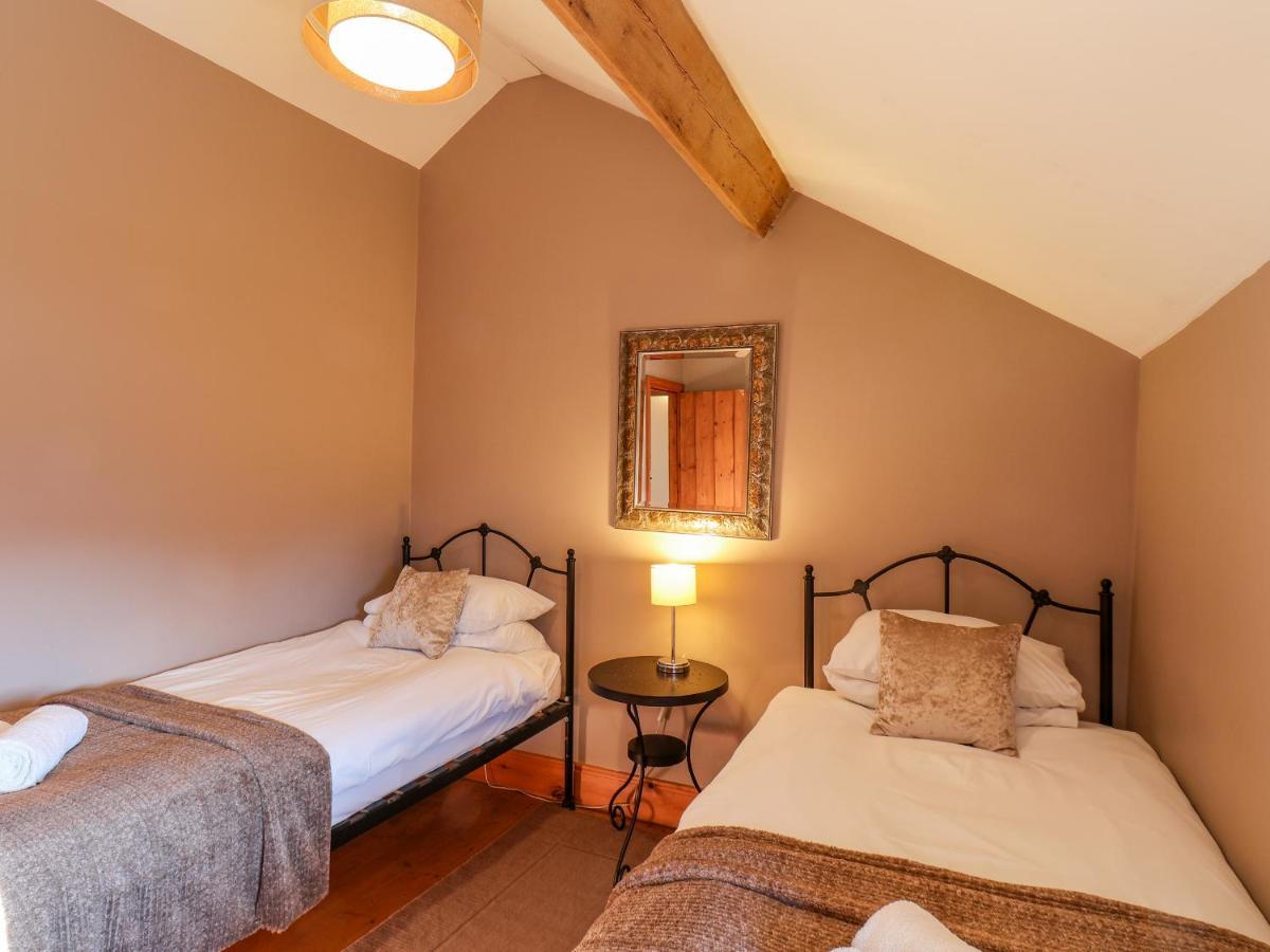 Hayloft Cottage Staintondale Bagian luar foto