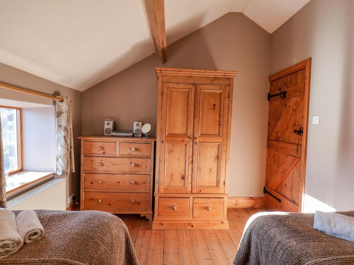 Hayloft Cottage Staintondale Bagian luar foto