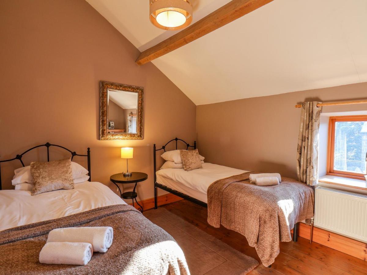 Hayloft Cottage Staintondale Bagian luar foto