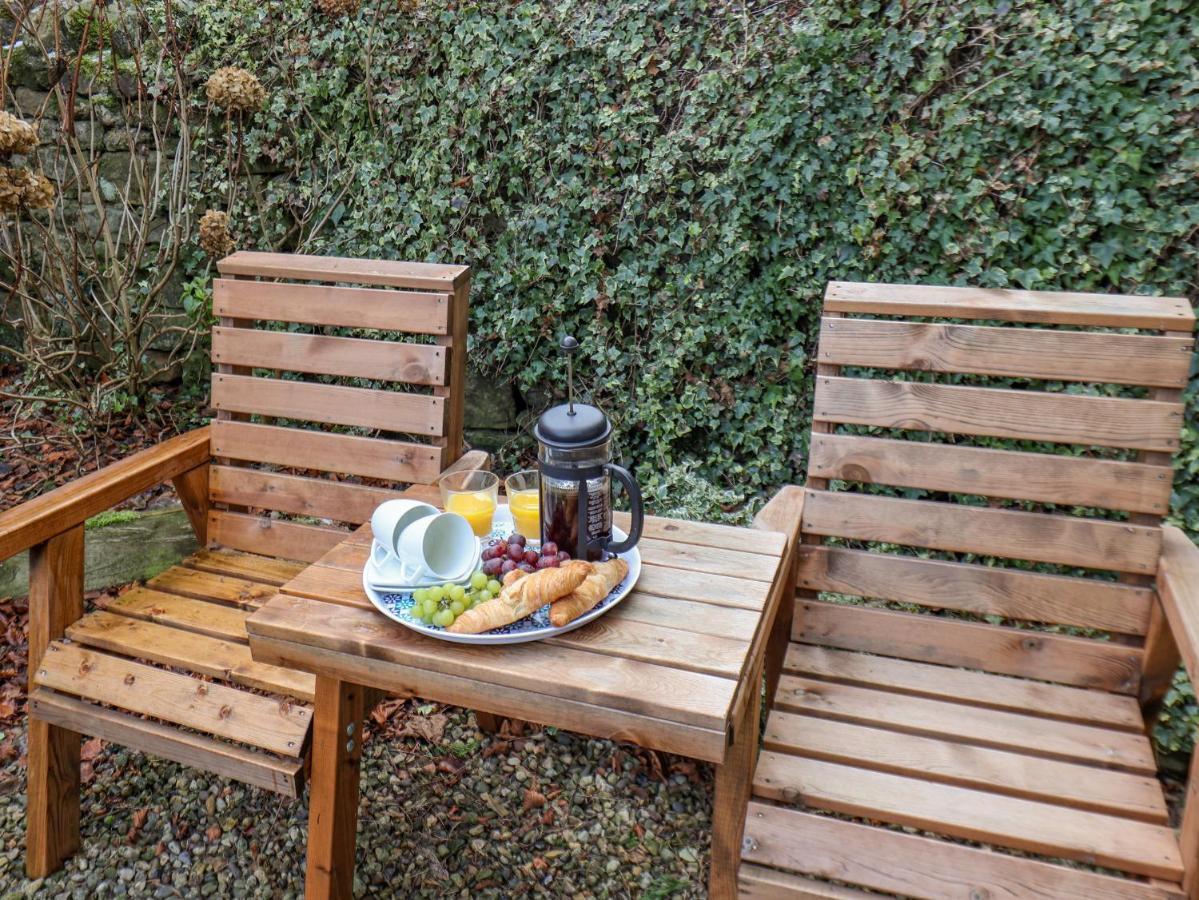 Hayloft Cottage Staintondale Bagian luar foto